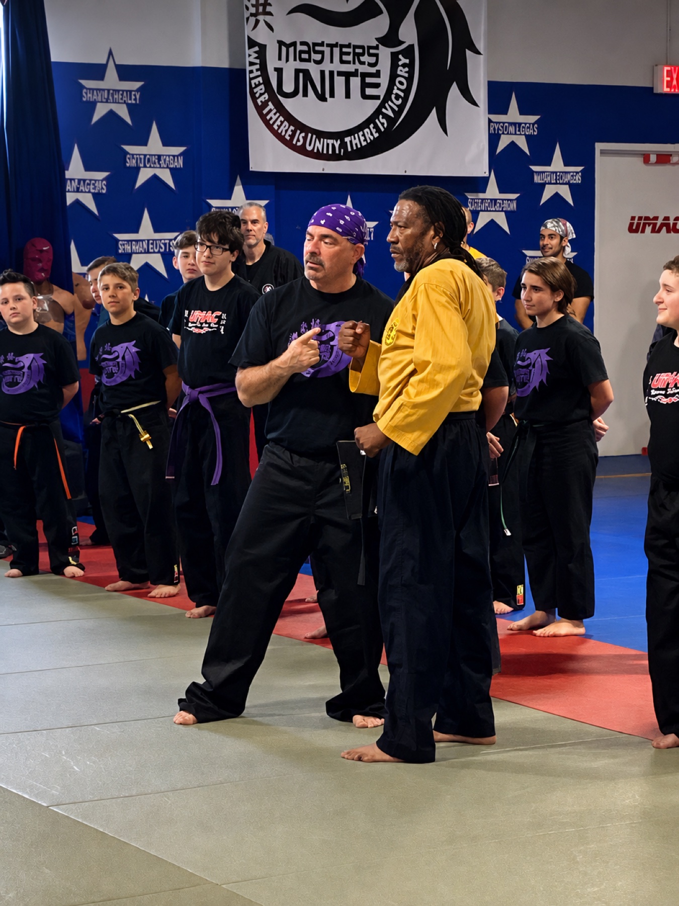 Worthy Ryu lineage moment with instructors and students